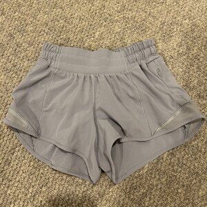 Lululemon Hotty Hot Low Rise 2.5" Size 0 Rhino Grey Shorts
